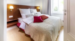 Unclassified image, 2 of 8, button