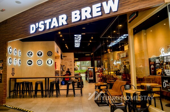 Bar (on property) - I City @ I Soho DUPLEX @ YuukiHomestay (T003) (Shah Alam)