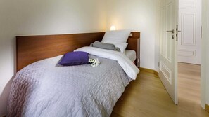 3 bedrooms, in-room safe, travel crib, WiFi