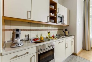 Køleskab, mikrobølgeovn, ovn, opvaskemaskine