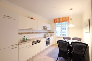 Fridge, oven, dishwasher, coffee/tea maker