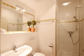 Regadera y secadora de cabello 