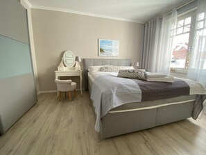 Unclassified image, 5 of 14, button