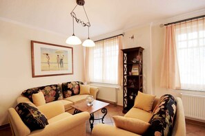 Unclassified image, 3 of 9, button