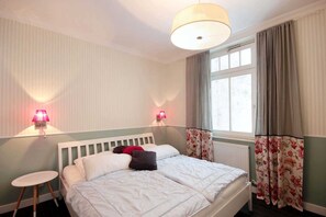 Unclassified image, 3 of 10, button