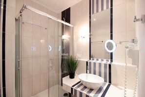 Unclassified image, 2 of 10, button