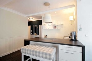 Unclassified image, 4 of 10, button - Villa Jugendglück - 90422 (Binz)