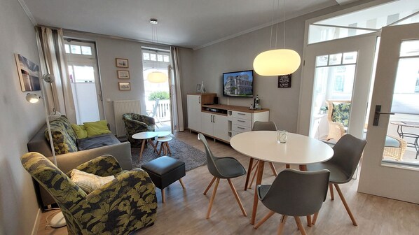 Unclassified image, 1 of 17, button