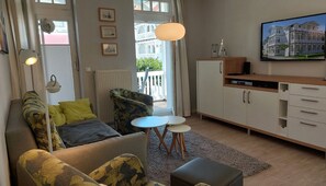 Unclassified image, 5 of 17, button