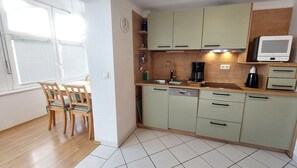 Unclassified image, 2 of 11, button