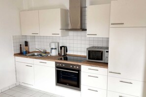 Køleskab, mikrobølgeovn, ovn, opvaskemaskine