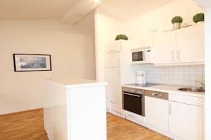 Køleskab, mikrobølgeovn, ovn, opvaskemaskine