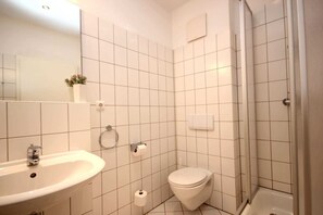 Bathroom - Villa Jugendglück - 90443 (Binz)