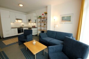 TV - Villa Seerosen, Whg. 13 Am See (Binz)