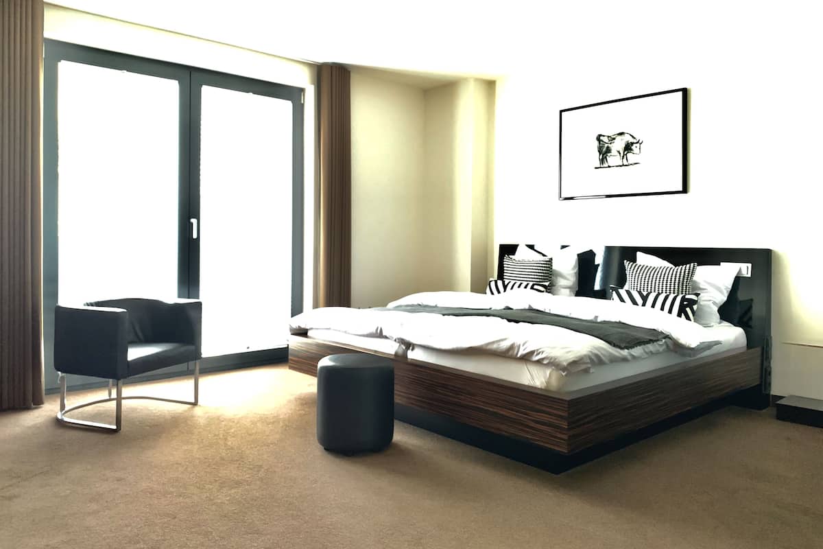 Habitación doble Confort, 1 habitación, para no fumadores, vista a la ciudad | Ropa de cama de alta calidad y minibar