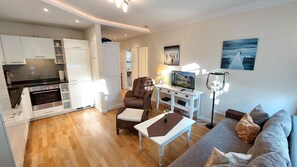 Unclassified image, 2 of 12, button