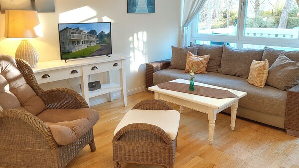 Unclassified image, 1 of 12, button