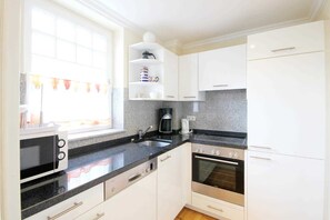 Køleskab, mikrobølgeovn, ovn, opvaskemaskine