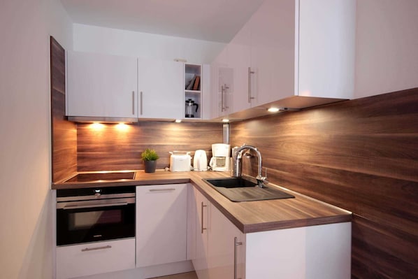 Køleskab, mikrobølgeovn, ovn, opvaskemaskine