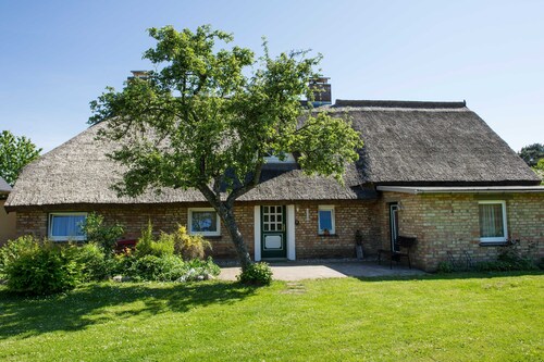 Vacation home Augustin with thatched roof - Holiday home Augustin with thatched roof in Ostseebad