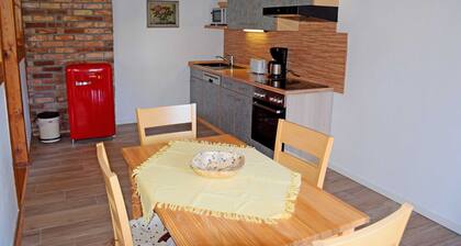 Maison de vacances Augustin avec toit de chaume et cheminée