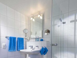 Unclassified image, 5 of 6, button