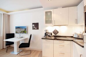 Unclassified image, 3 of 15, button