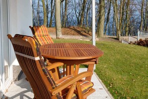 Unclassified image, 2 of 14, button