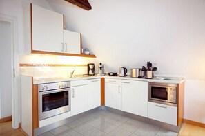 Frigorifero, microonde, forno, lavastoviglie