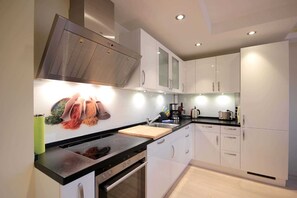 Frigorifero, forno, lavastoviglie, macchina per tè/caffè