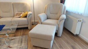 Unclassified image, 3 of 16, button