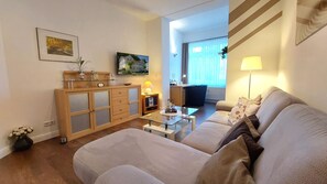 Unclassified image, 2 of 14, button