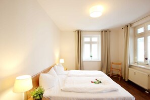 Unclassified image, 5 of 11, button