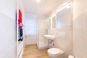 Unclassified image, 2 of 8, button