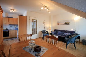 Unclassified image, 3 of 12, button