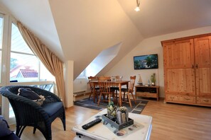 Unclassified image, 2 of 12, button