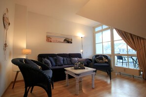 Unclassified image, 5 of 12, button