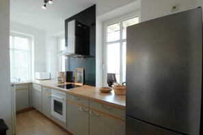 Fridge, microwave, oven, dishwasher