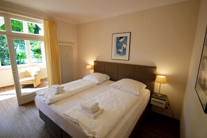 Unclassified image, 3 of 14, button