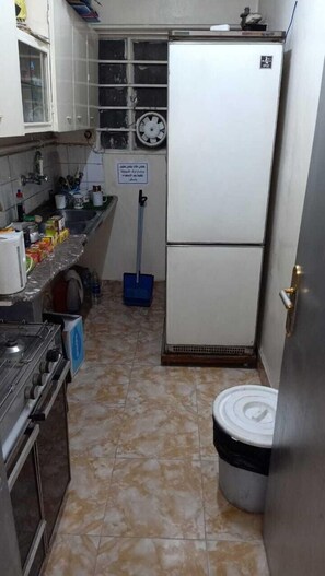 冰箱、烤箱、炉灶、电热水壶