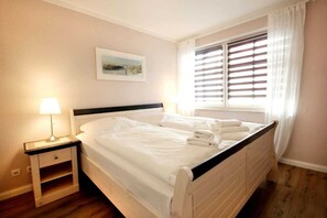 Unclassified image, 2 of 13, button