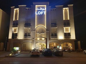 Front of property – evening/night - Shorfa Loft Hotel (Riyadh)