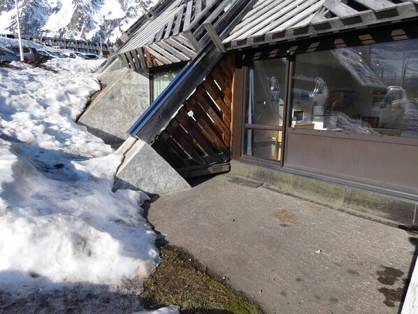 Exterior detail - Cozy Studio Cabine for 6 with Balcony, South-Facing, Ski Locker - Piau-Engaly (Piau-Engaly)