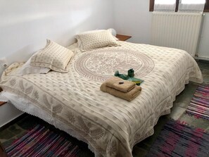 4 chambres, fer et planche à repasser, Wi-Fi, draps fournis