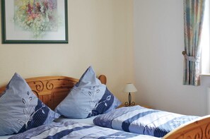 1 bedroom, travel crib, WiFi, bed sheets