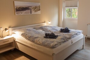 2 Schlafzimmer, Reisekinderbett, WLAN, Bettwäsche
