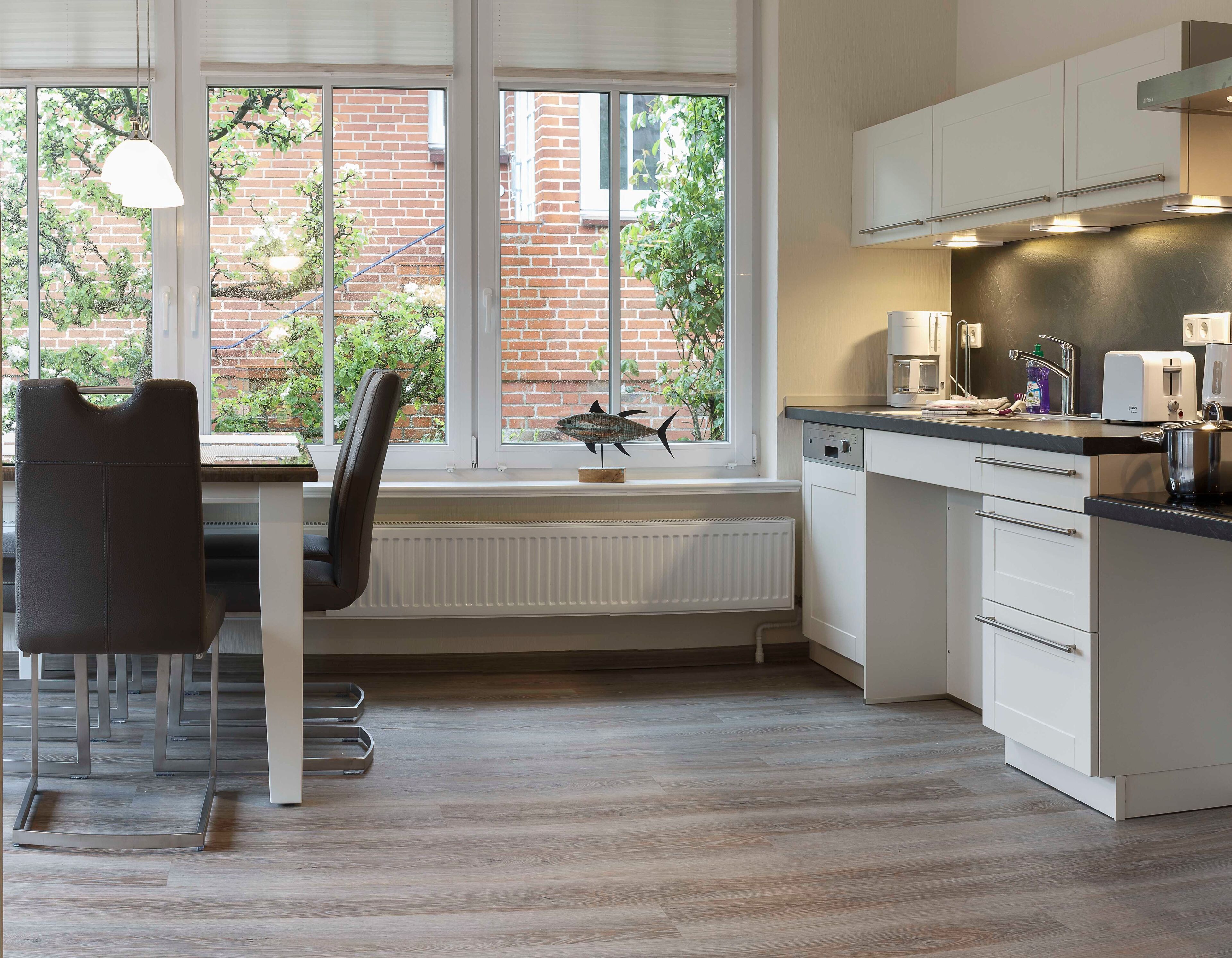 Geladeira, micro-ondas, fogão, lava-louças