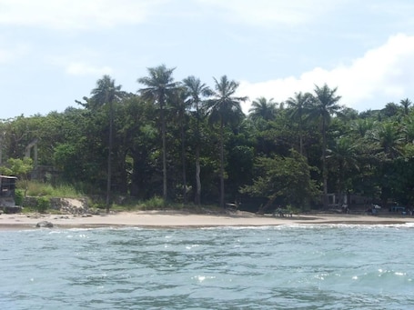 Beach shuttle. Hakaba