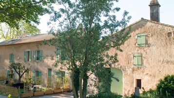 Comfort huis | Luxe beddengoed, individueel gedecoreerd, individueel gemeubileerd
