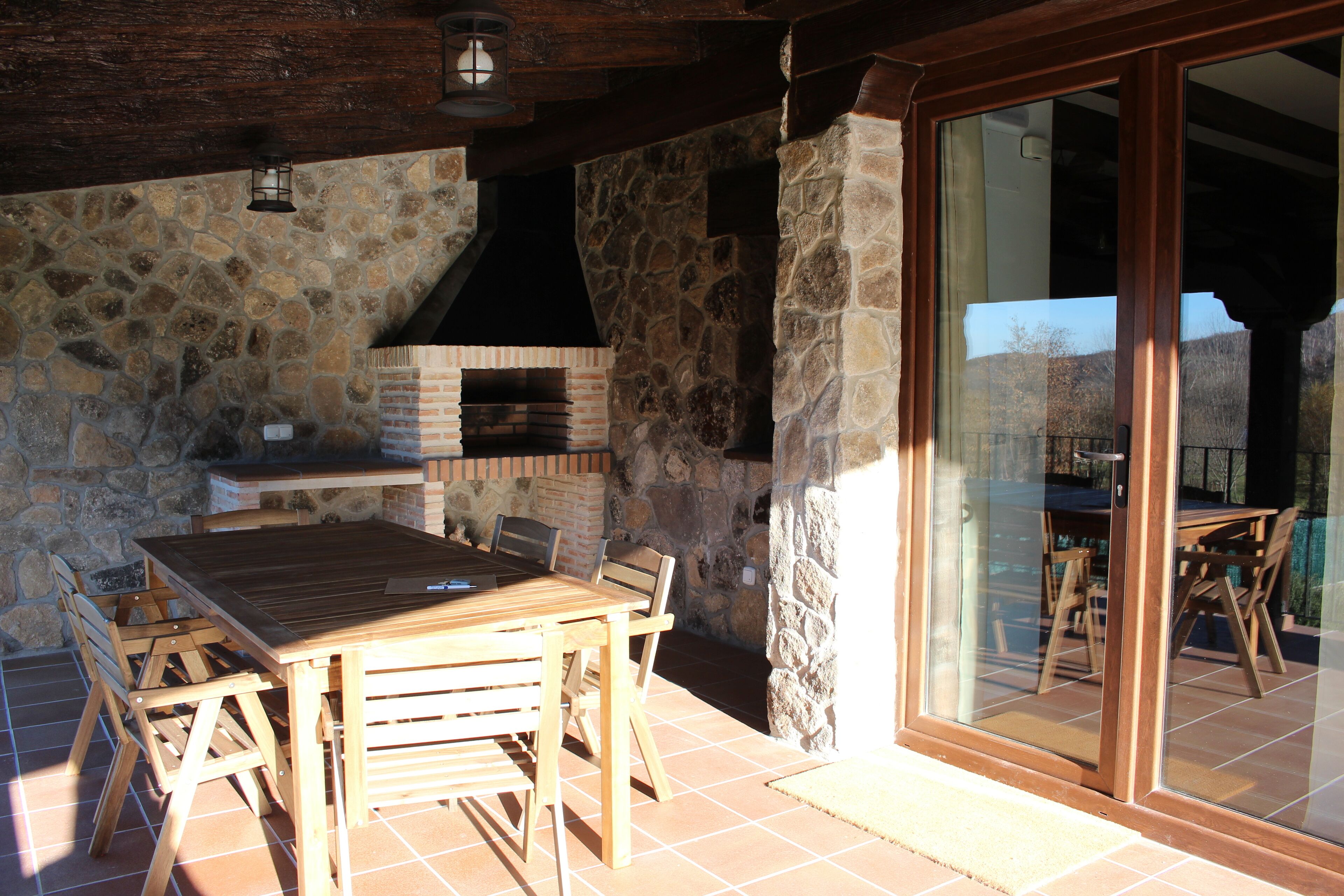 屋外ダイニングエリア